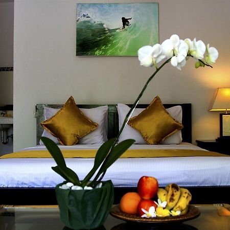 Ropik & Alik Home Stay 울루와뚜 외부 사진